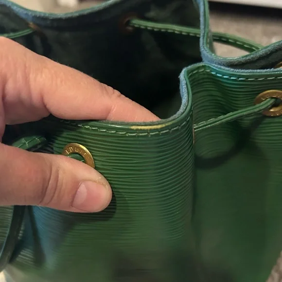 Louis Vuitton Forest Green Leather Shoulder Bag - Picture 4 of 9